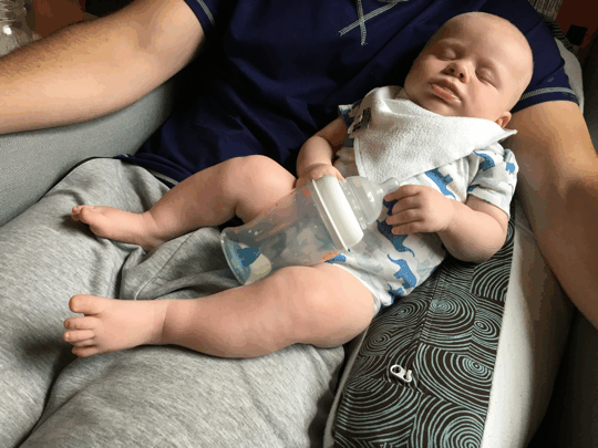 babydata-04-blog-post-bottle-feedings_6.gif